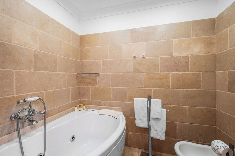 Bathroom 4, Casa Malu, Salerno