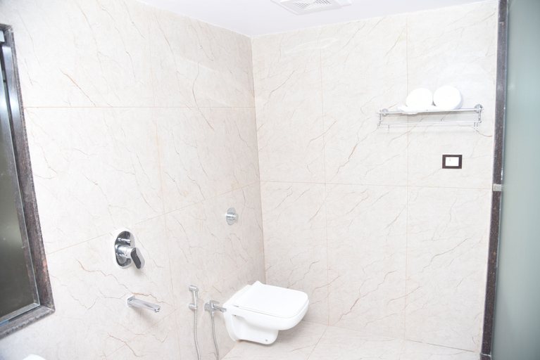 Bathroom 3, hotel mm prestige, Bastar