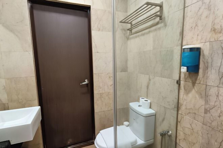 Bathroom 17