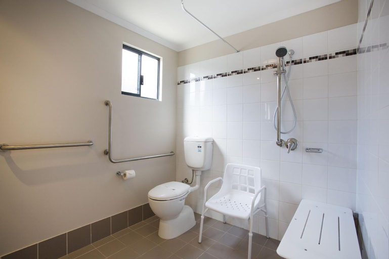 Bathroom 8
