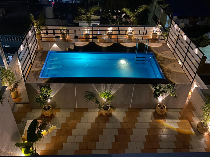Swimming Pool 10
