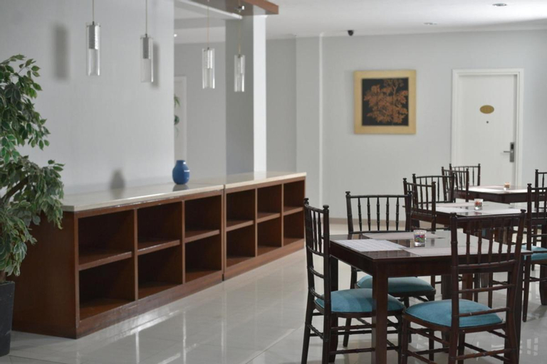 Dining Room 19