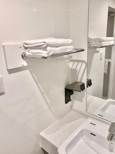 Bathroom 2, Hotel Hannan International, Hannan