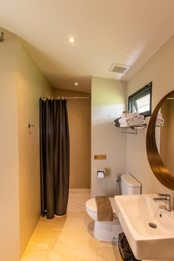 Bathroom 1, Phukhaolak Resort, Takua Pa