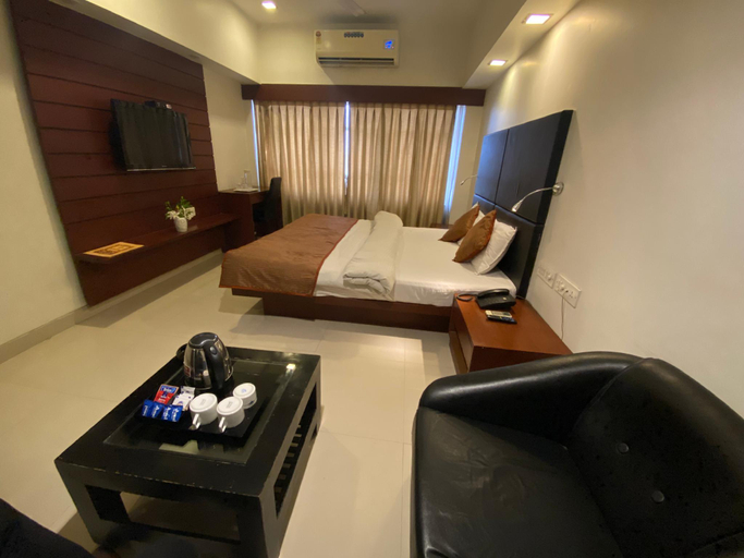Others 3, HOTEL YUVRAJ, Vadodara