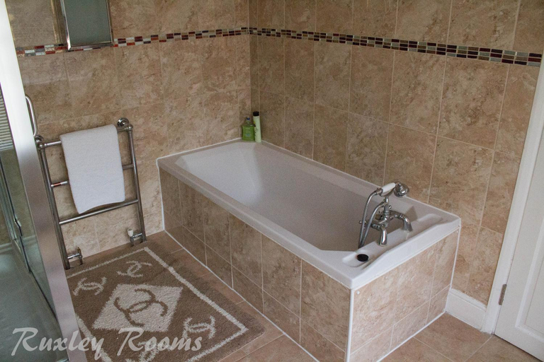 Bathroom 3, Ruxley Rooms, London