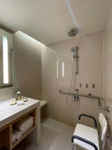 Bathroom 7