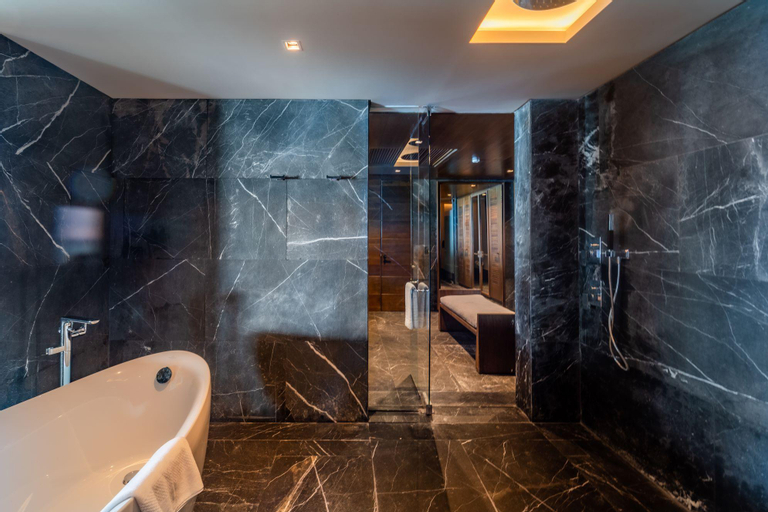 Bathroom 7