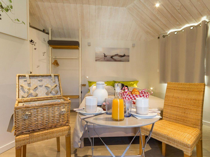 Others 5, Cabane perchee avec lit king-size, salle d'eau, kitchenette, TV, Wi-Fi et petit-dejeuner inclus - FR, Loire-Atlantique