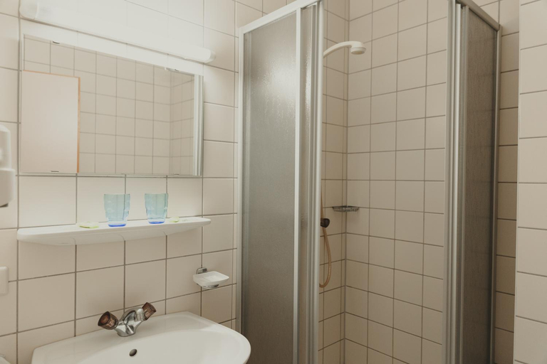 Bathroom, Sommerhotel Karwendel, Innsbruck