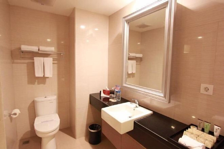 Bathroom 11