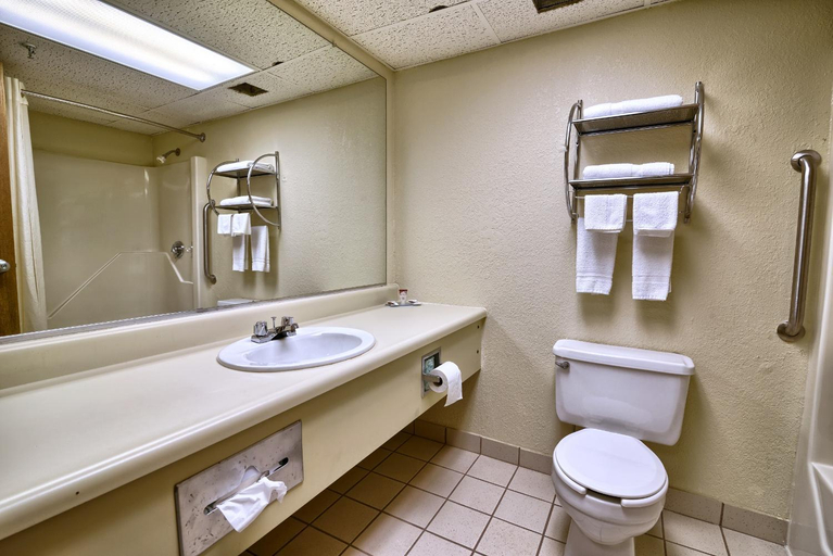 Bathroom 2, Katahdin Inn and Suites, Penobscot