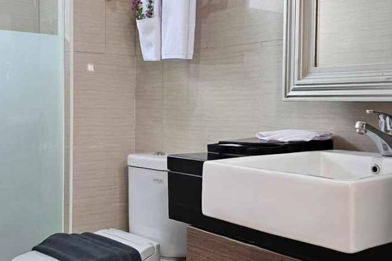 Bathroom 11