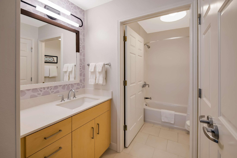 Bathroom 10