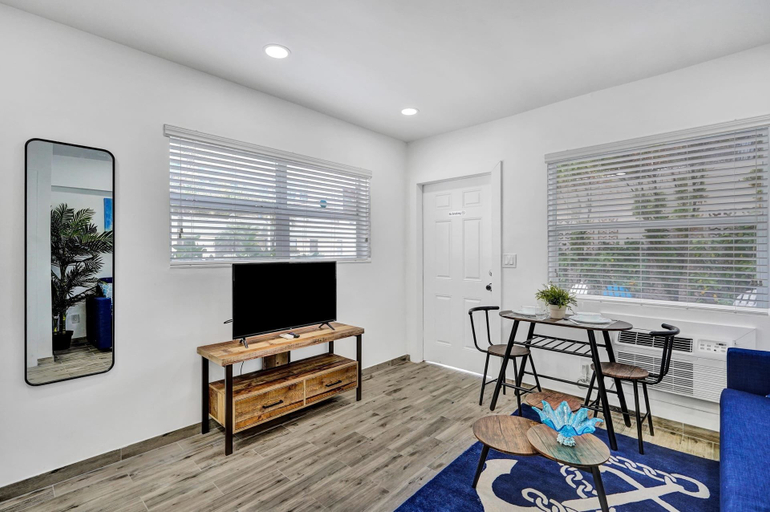 Others 5, Beach Vibes Villa - Close to Beach, Broward