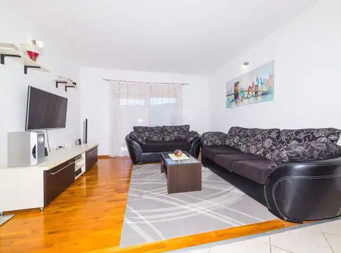 Others 5, Idyllic Holiday Home With Private Pool, Sun Deck, and Organic Garden, Primorski Dolac