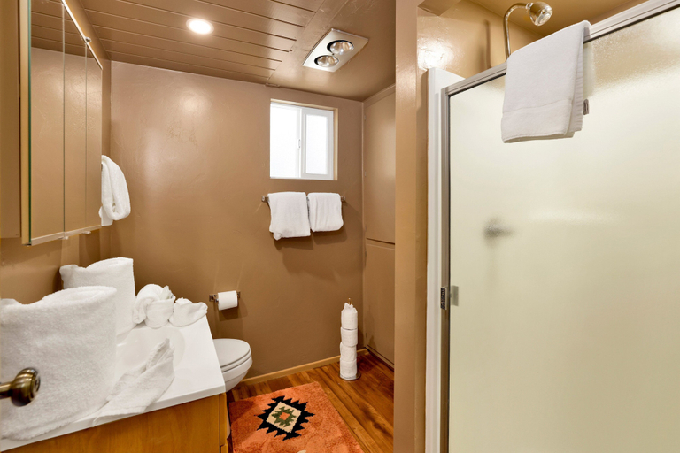 Bathroom 3, Pinetree Retreat #2499, San Bernardino