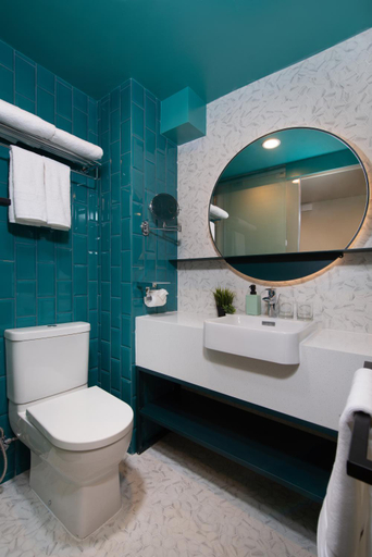 Bathroom 14
