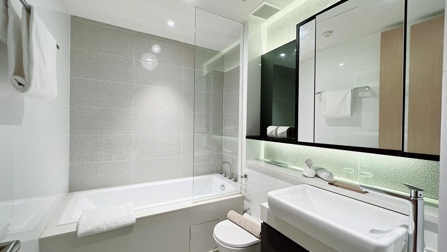 Bathroom 3, Moulmein Studios by K&C Serviced Apartment, Singapura