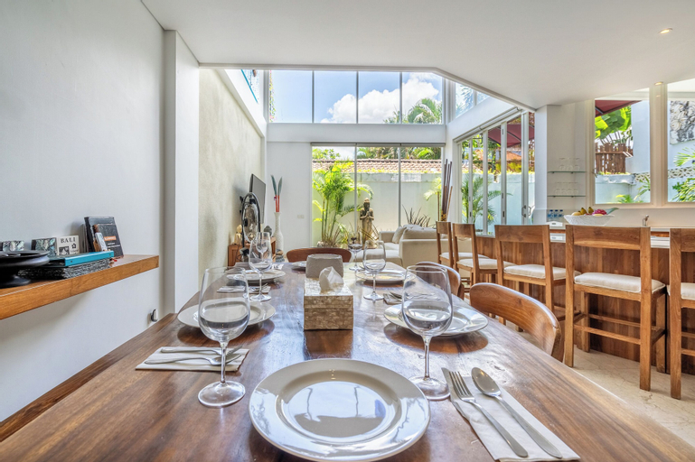 Dining Room 10