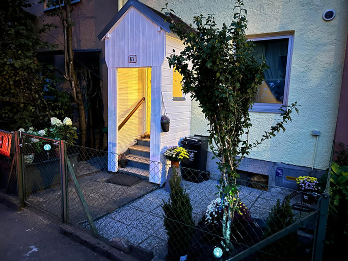 Family Home Green Paradise with Garden & free parking, Salzburg