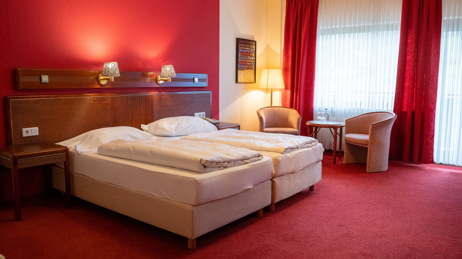Bedroom 3, Sauerland Alpin Hotel, Hochsauerlandkreis