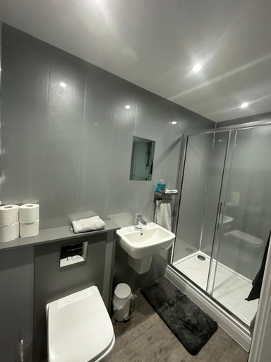 Shower, Royal Apartments, Stockton-on-Tees