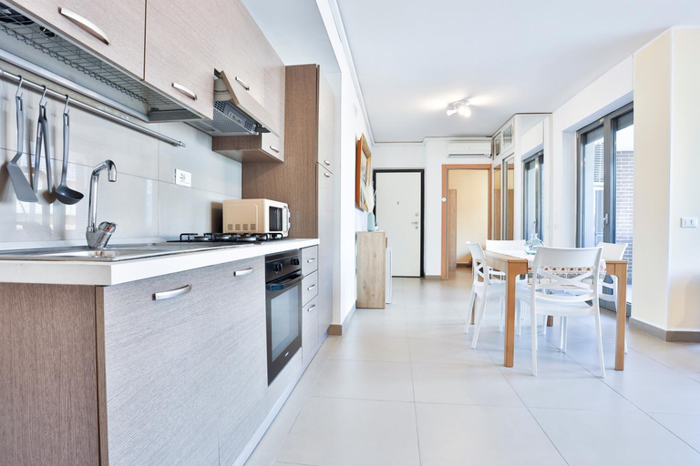 Others 5, GuestHost - Sebeto Apartments with Parking & Netfilx, Napoli