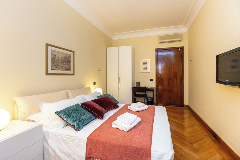 Bedroom 5, TimeRoma Vatican, Roma