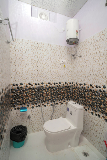 Bathroom 4, Hotel Pushpa Inn, Ajmer