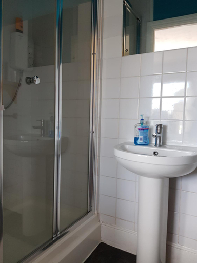 Bathroom 4, Seamore Guest House, Norfolk