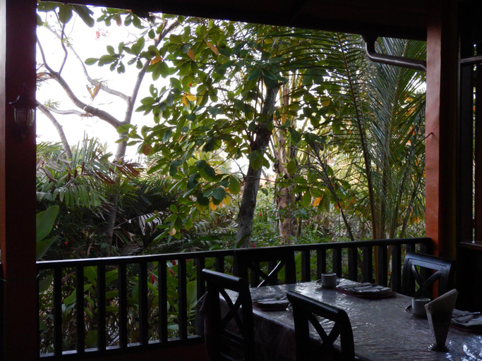 Food & Drinks 4, Villa Ma'Rasai, Ternate