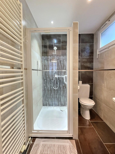 Bathroom 14