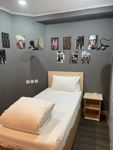 Bedroom 12