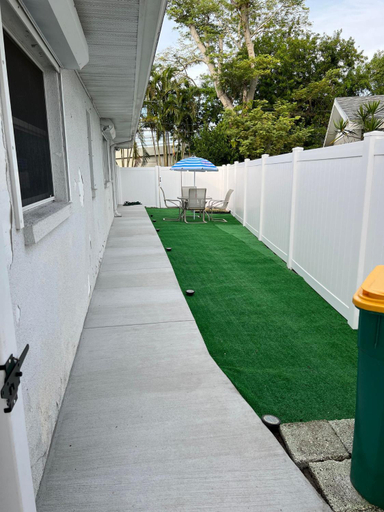 Others 4, Cozy private studio w/own yard - 3mi from Beach, Pinellas
