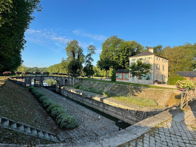 Le relais de Mantelot, Loiret