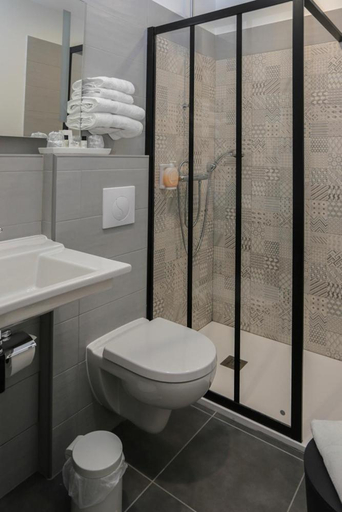 Bathroom 2, Hotel Duc De Padoue, Haute-Corse