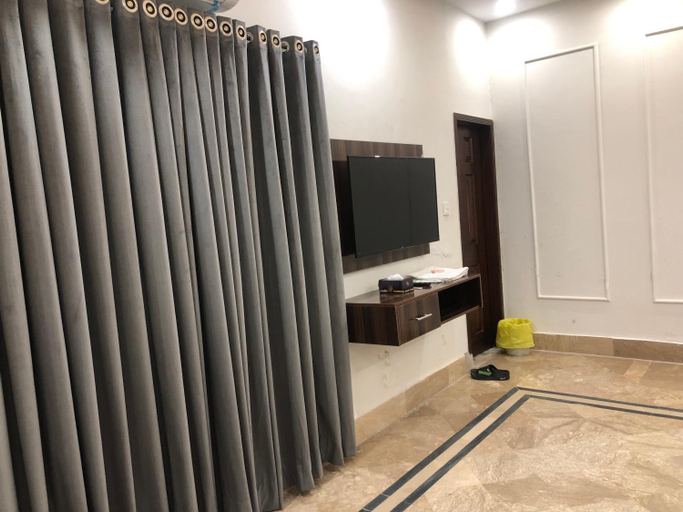 Others 5, Hotel Five Season Lahore, Lahore