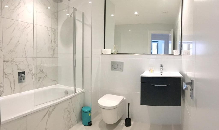 Bathroom 4, Oxford Circus Apartments, London