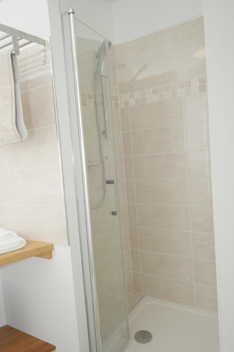 Bathroom 7