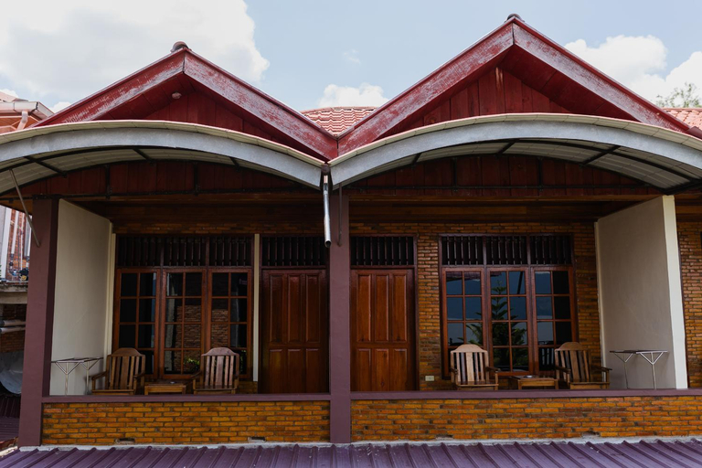 Exterior 2