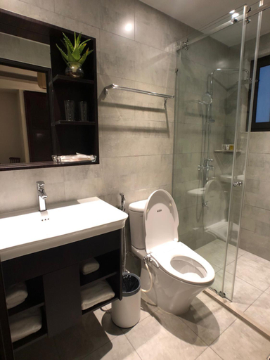 Bathroom 13