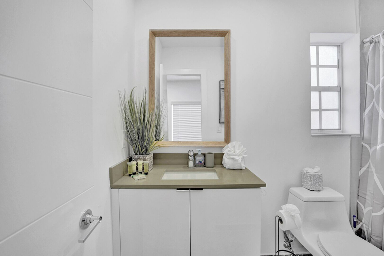 Bathroom 4, Sunshine Vibes Villa - Close to Beach, Broward