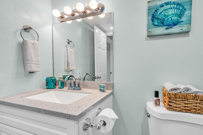 Bathroom 3, 2BR in Key largo w pool and sunset views, Monroe