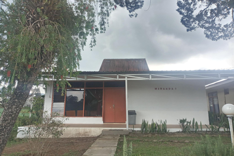 Exterior 1