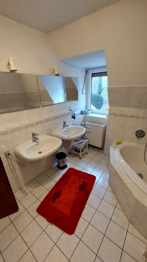 Bathroom 4, Doppelzimmer im Einfamilienhaus, mit eigenem Bad und Kuchenmitbenutzung, Lübeck