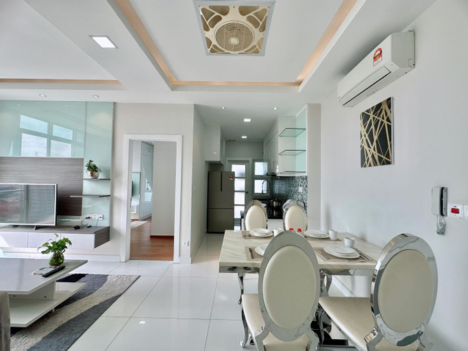 Dining Room 13
