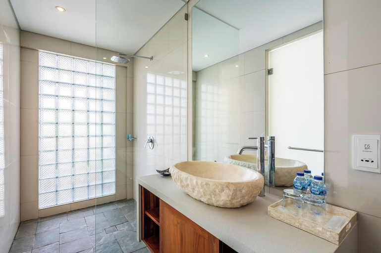 Bathroom 7