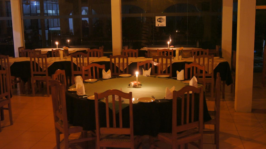 Food & Drinks 2, Sea Lotus Park Hotel, Trincomalee Town and Gravets