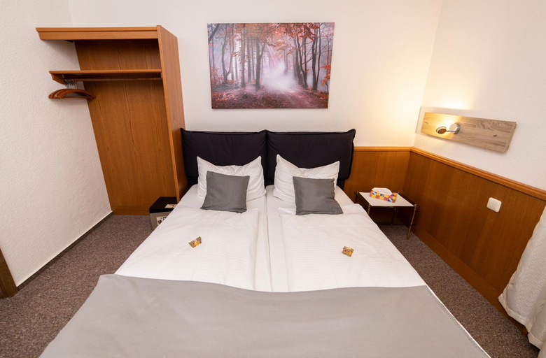 Bedroom 4, Hotel am Schlosspark Essen, Essen